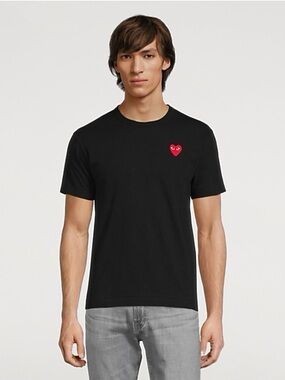 COMME DES GARCONS heart patch black tee. Men M made in Japan.
